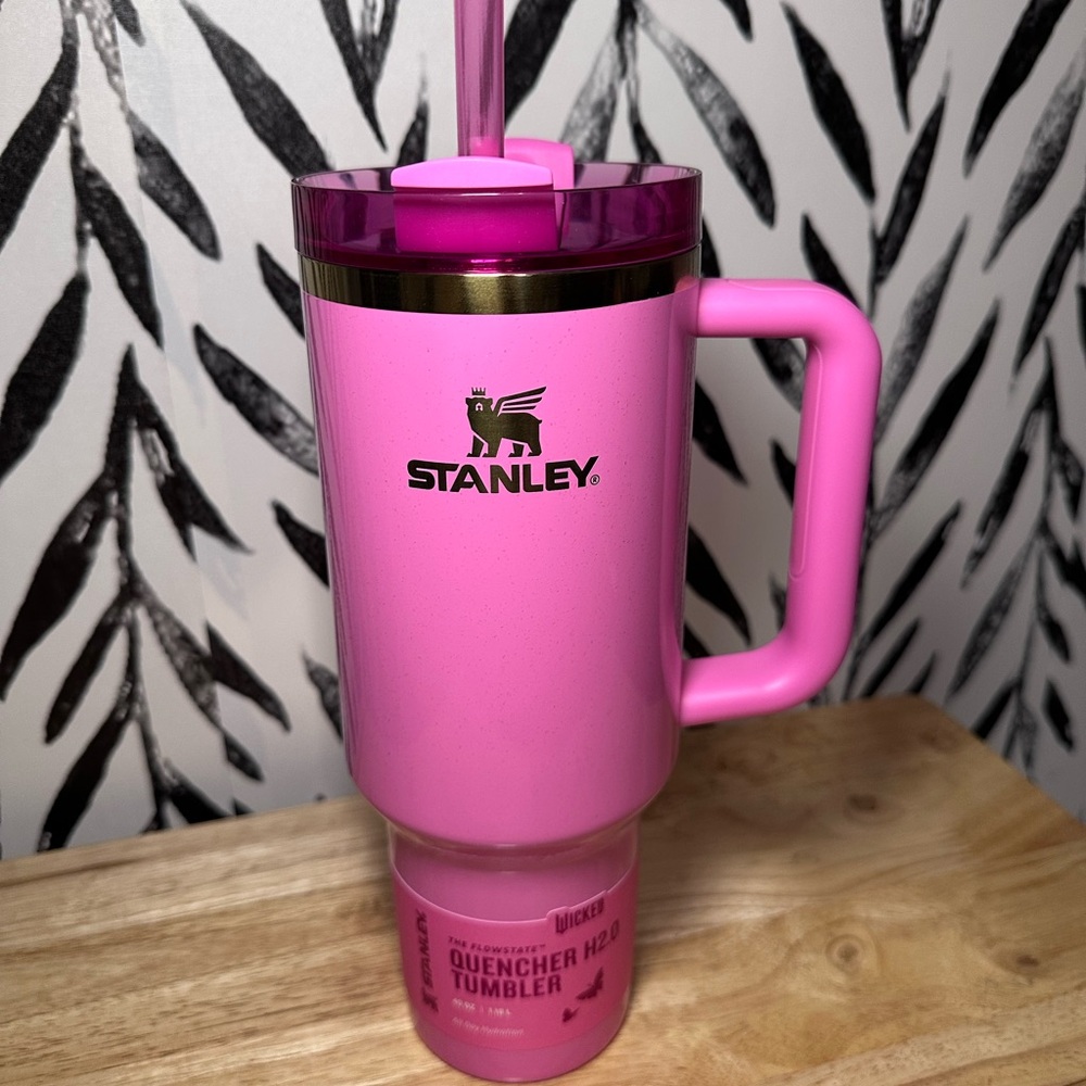 ‼️ON SALE‼️ Stanley 40oz Stainless Steel H2.0 FlowState Quencher Tumbler- Glinda
